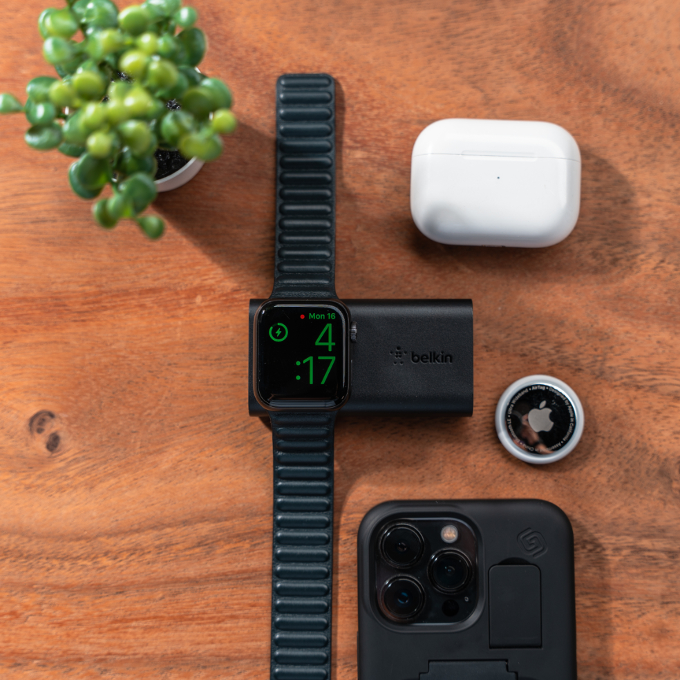 Belkin Apple Watch Battery Pack 2200mAh Black CAVARATY